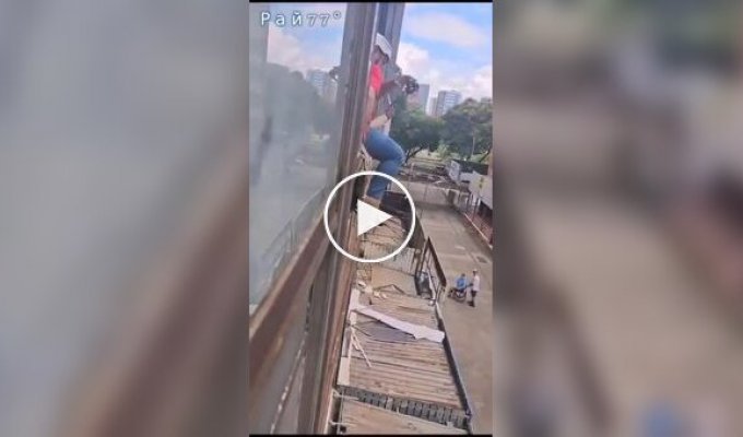 The cable could not withstand the weight of the firefighter who fell from a 6-meter height