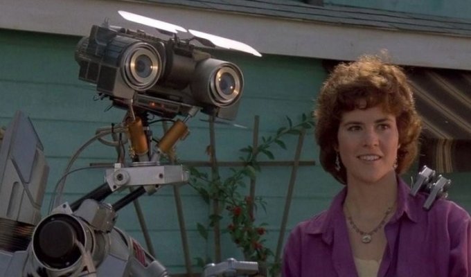 'Short Circuit': Original Johnny 5 Robot Goes to Auction (6 Photos + 2 Videos)