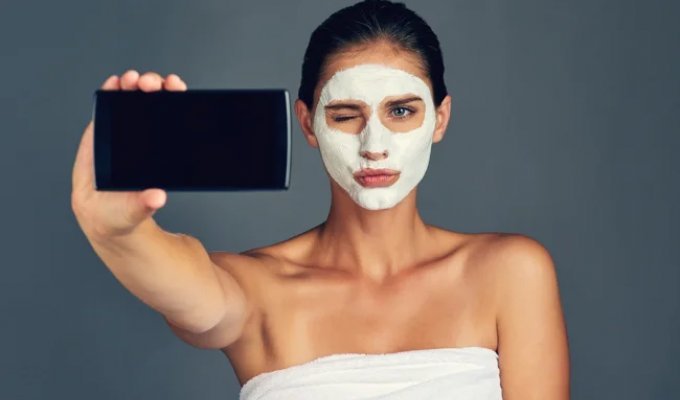 Harmful Advice? Popular TikTok Skincare Hacks That Could Ruin Your Skin (8 photos)