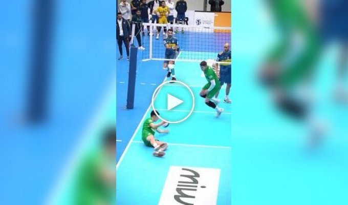 A very tense and beautiful volleyball rally