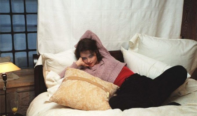 Rare and unusual photos of Helena Bonham Carter: beautiful actress and muse of Tim Burton (15 photos)