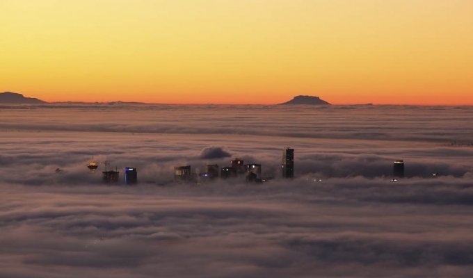 Удивительные снимки городов в тумане (16 фото)
