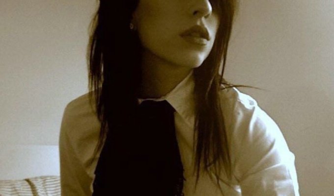  Jessica Origliasso - солистка австралийской группы Veronicas, топлесс (4 фото)