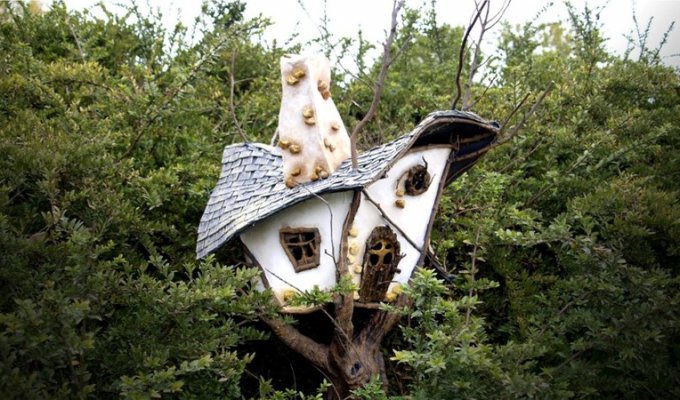 Родители сделали дочери удивительный домик на дереве с помощью обычных стройматериалов (4 фото + 1 видео)