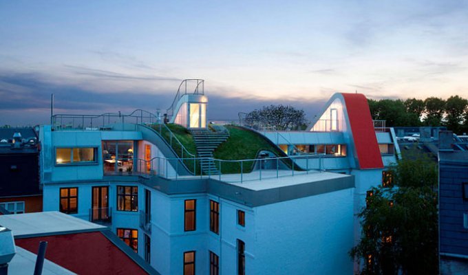 Зона отдыха на крыше дома в Копенгагене (15 фото)