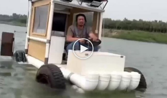 Мужчина построил себе рыбалкомобиль