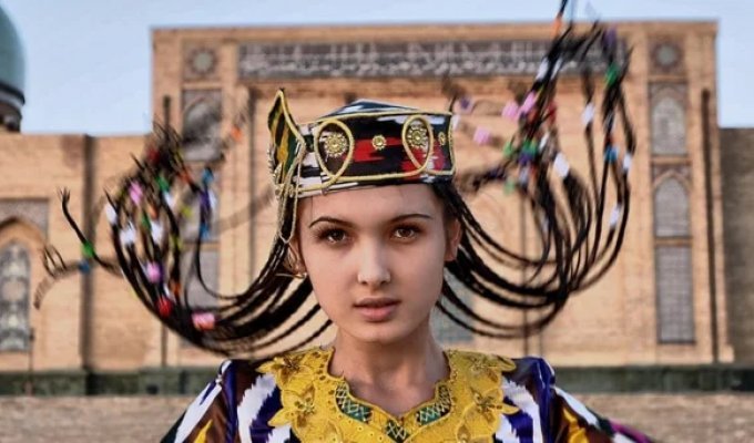 Why Uzbek women braid their hair into many small plaits (10 photos)