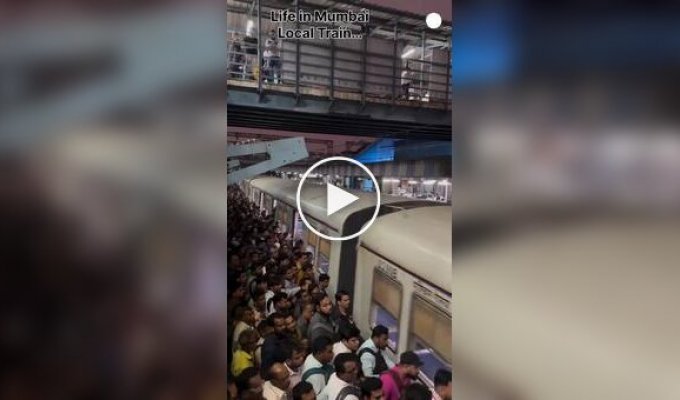 Typical boarding a train in India