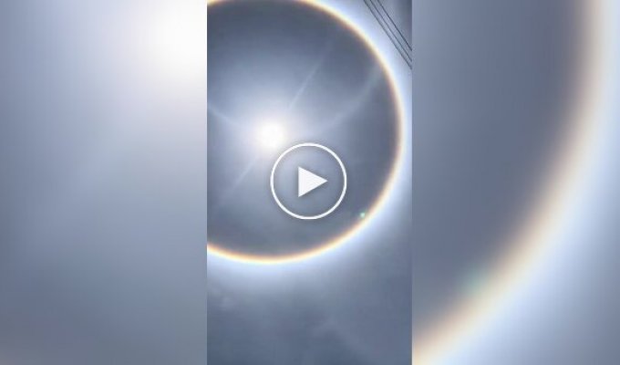 Unusually clear optical halo phenomenon caught on video in Cambodia