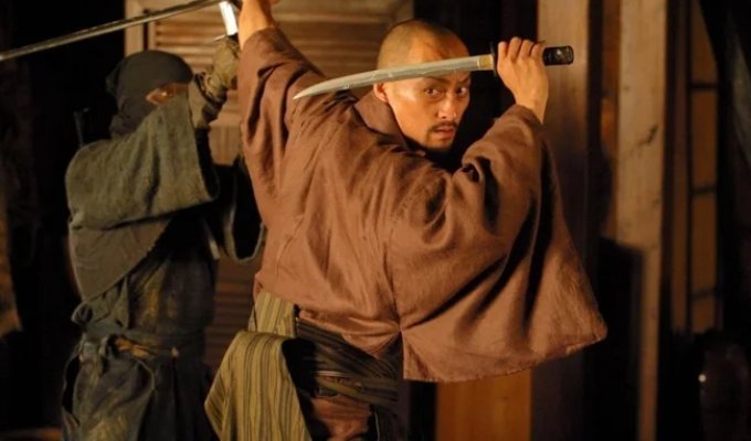 Почему путешественники и самураи носили в кармане эротические картинки (7 фото)