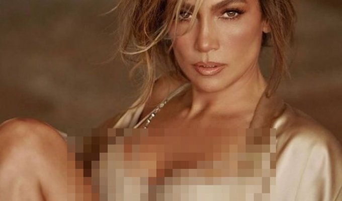 54-year-old Jennifer Lopez officially refused to grow old (4 photos)