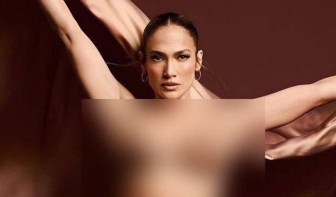 54-year-old Jennifer Lopez is stunning in shape (4 photos)