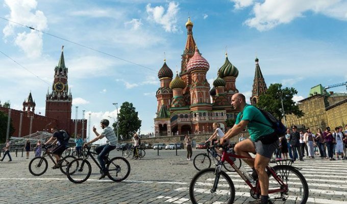 Суровая жизнь московского велосипедиста (5 фото)