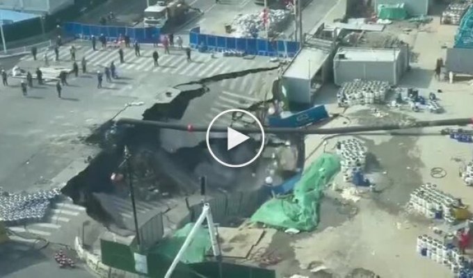 Масштабный провал грунта в Китае