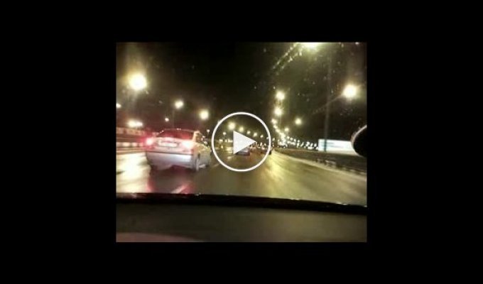 Что значит, когда в Москве моют дороги в -2 градуса, МКАД 3-ая кольцевая :)