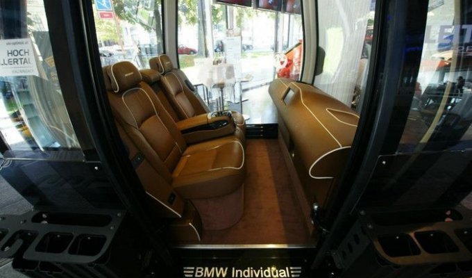 Люксовый вагончик канатной дороги от BMW (6 фото)