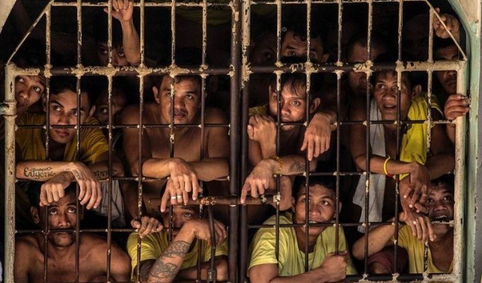 Филиппинская тюрьма (24 фото)