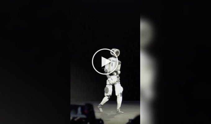 Boston Dynamics представила коммерческого робота, который будет работать на заводах и не только