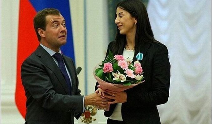 Российский президент и женщины (8 фото)