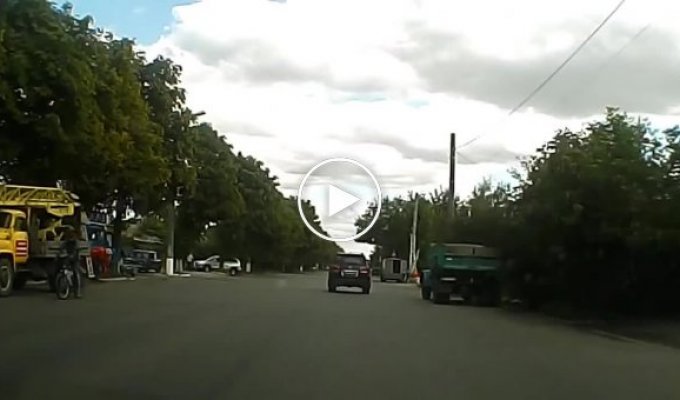 Авария на Яновского в Кировограде. Катапультировало через люк