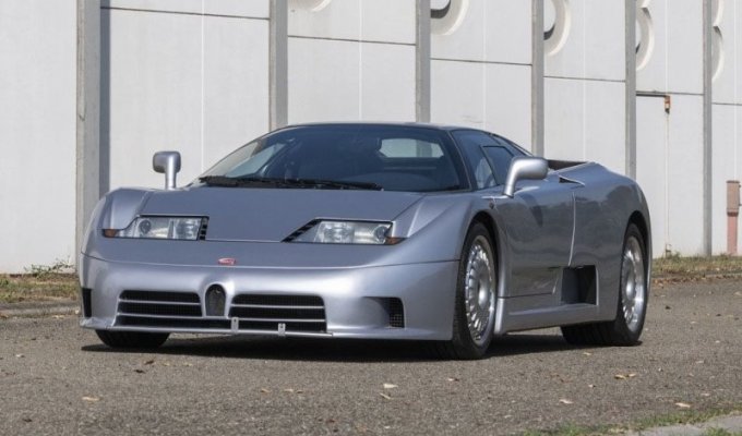 Bugatti EB110 GT превосходит ожидания, суперкар продан на аукционе больше чем за 2 миллиона долларов (24 фото)