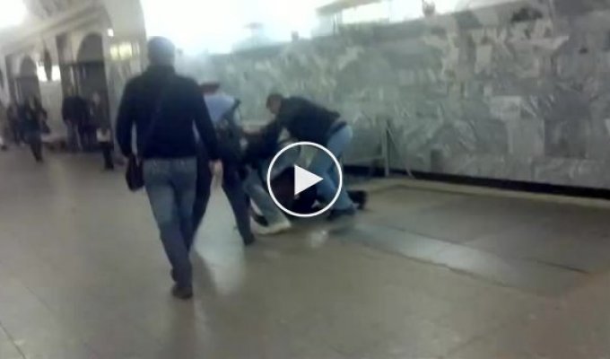 Драка в московском метро