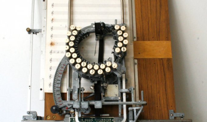 Нотная пишущая машинка (3 фото)