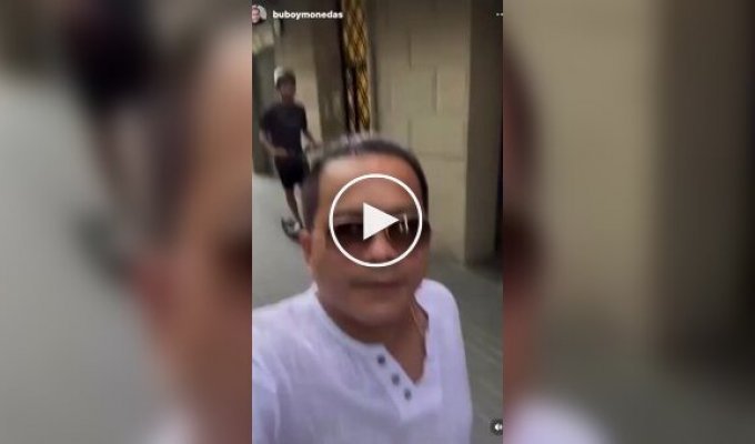 Блогер из Перу два не лишился золотой цепочки во время стрима с улиц Барселоны