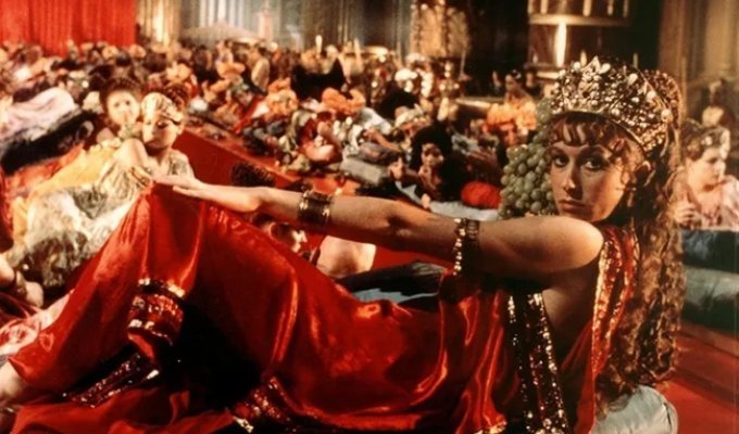 Tinto Brass's 5 best films: eroticism as art (6 photos)