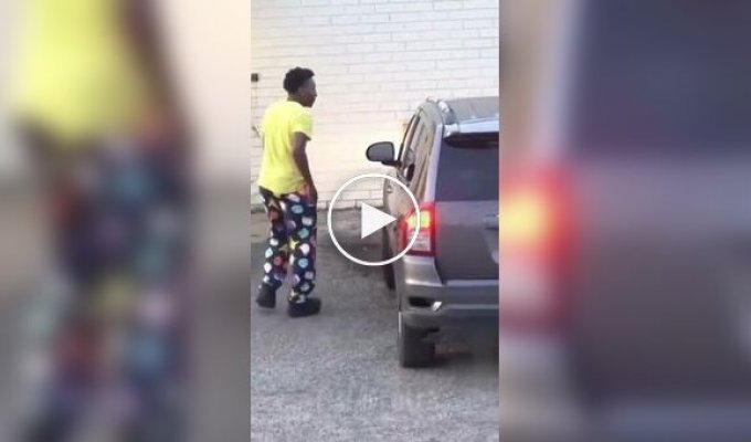 American blogger decided to prove that black people stealing is a false stereotype