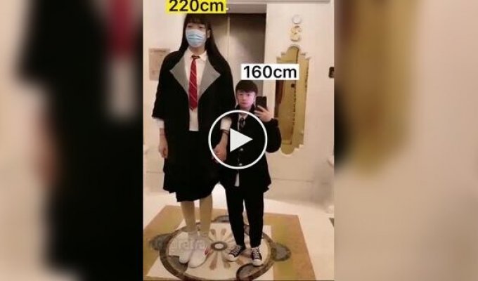 High relationship: a guy and a real giantess