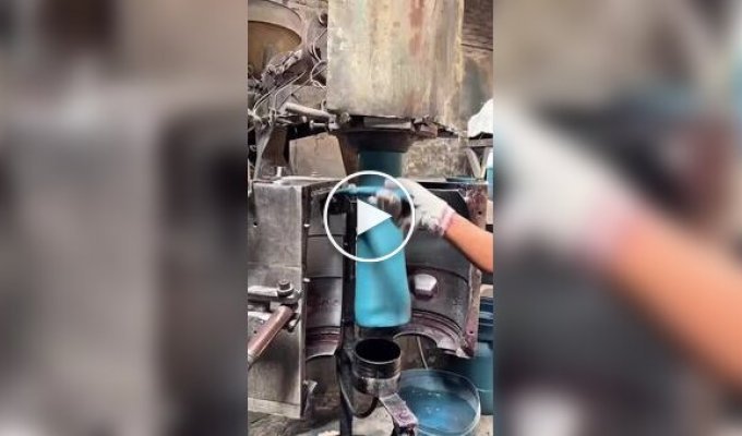 Как рождаются великаны: Промышленное производство пластиковых бочек