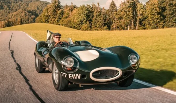 Гоночный Jaguar D-Type из 1950-х рассчитывают продать за 7,7 миллиона долларов (36 фото)