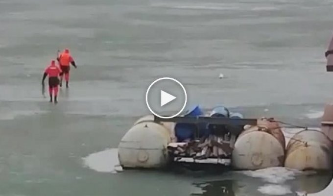 В Дзержинске рыбак по льду сбежал от пытавшихся спасти его сотрудников МЧС