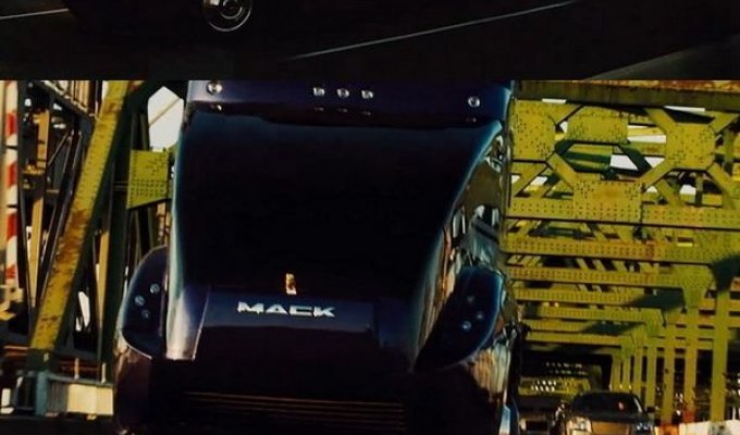Крутые автомобили будущего из фантастических фильмов (16 фото)