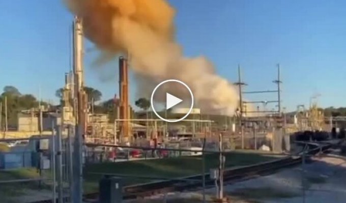 Взрыв на заводе в США привел к утечке ядовитых веществ