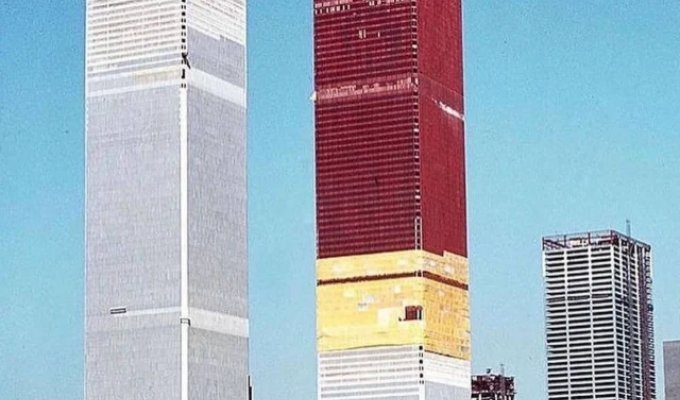 Birth of giants: rare footage of the large-scale construction of the World Trade Center (5 photos)