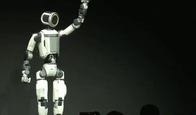 Новый робот Atlas (4 фото + видео)