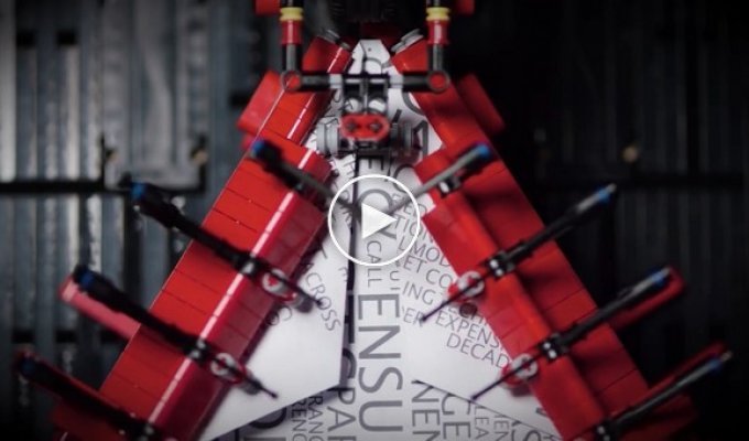 Как работает Lego-завод по изготовлению и запуску бумажных самолетиков