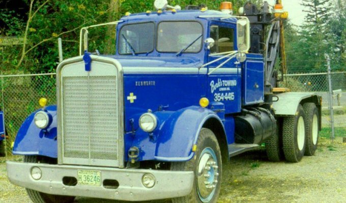 Зачем легендарному грузовику из США "отпилили" половину кабины (5 фото)