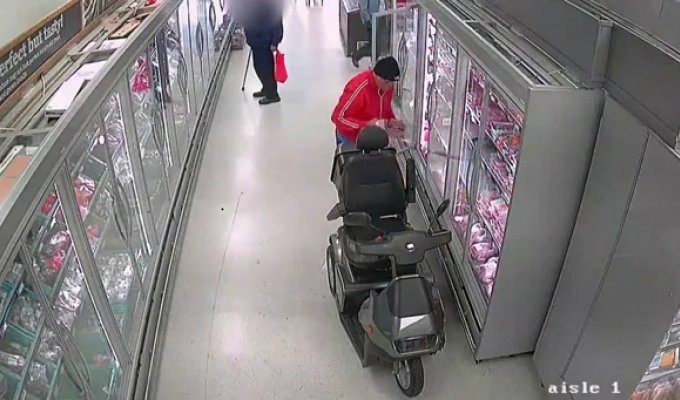 В Великобритании пенсионер-рецидивист вывез из магазина стейки (3 фото + 1 видео)