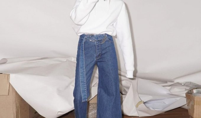 Украинский дизайнер Ксения Шнайдер задала тренд на странные джинсы (4 фото)