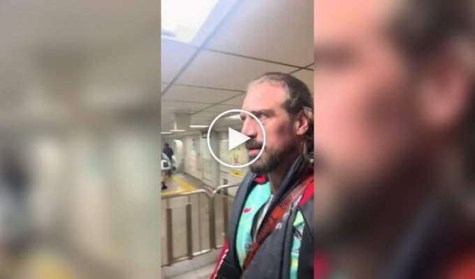 Американец показал бытовые трудности высокого человека в японском метро
