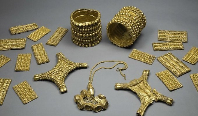 How the famous “treasure from Carambolo” was found (8 photos)