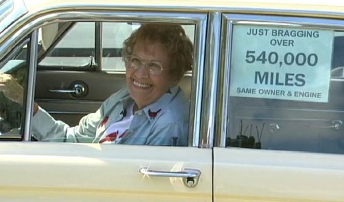 Бабуля проехала на машине почти миллион километров! (4 фото + видео)
