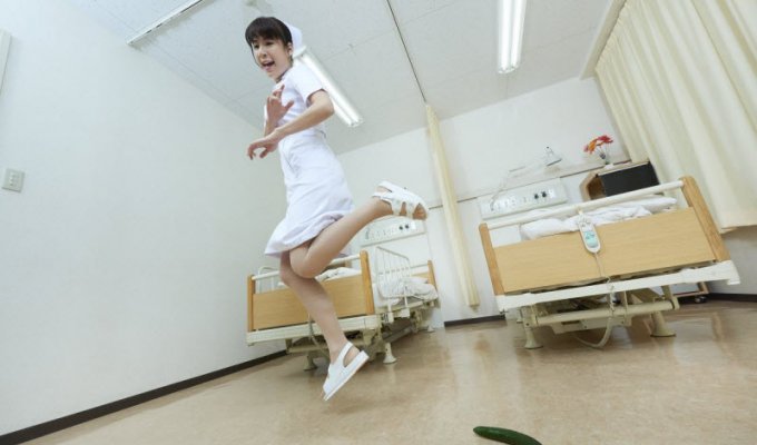 Забавные снимки японской медсестры (30 фото)