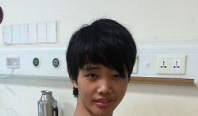 15-летний китайский подросток с самой длинной шеей (4 фото)
