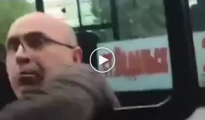 В России сошлись в противостоянии две великие силы: таксисты столкнулись с водителями автобусов