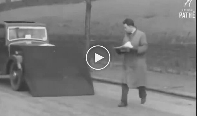 Car equipped with a pedestrian-catching trap