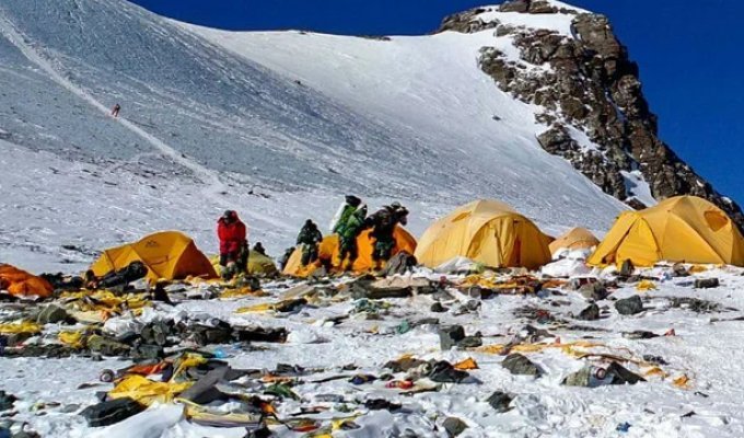 How Mount Everest Became the World's Highest Trash Dump (9 photos)